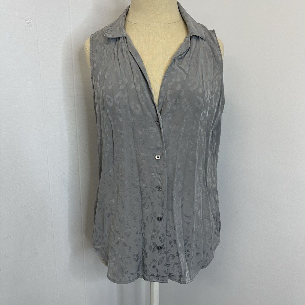 Equipment Femme Blouse Size Small Gray Silk Cheetah Print Button Up Sleeveless